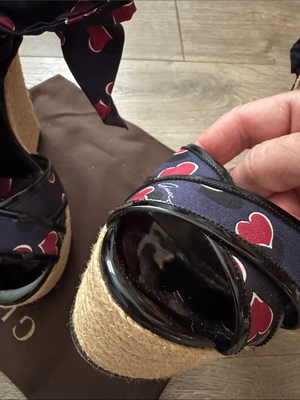Gucci Navy and Red Heart-Print Espadrille Wedge Sandals, size 38 - Picture 7 of 8